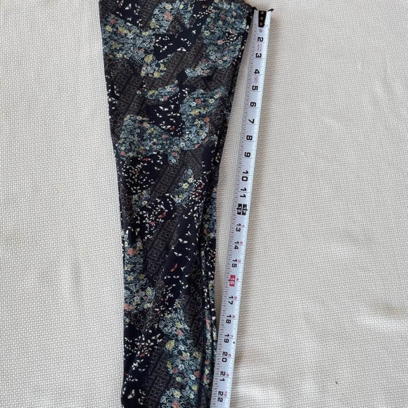 Lululemon Wunder Under Hi-Rise 7/8 Tight *25" - Size 8 - Picture 6 of 6